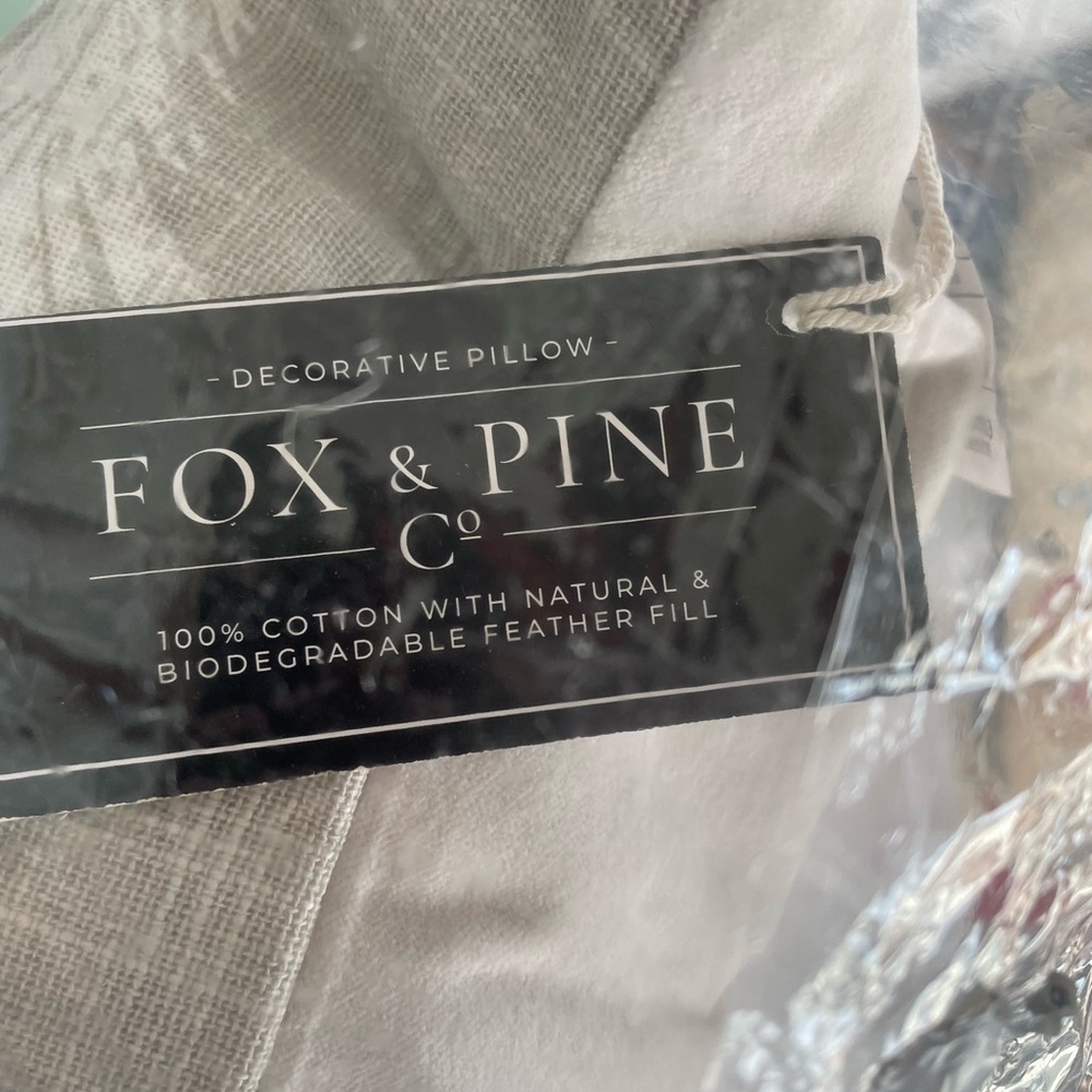 NEW Fox & Pine Forest Design Throw Pillow - Picture 5 of 6